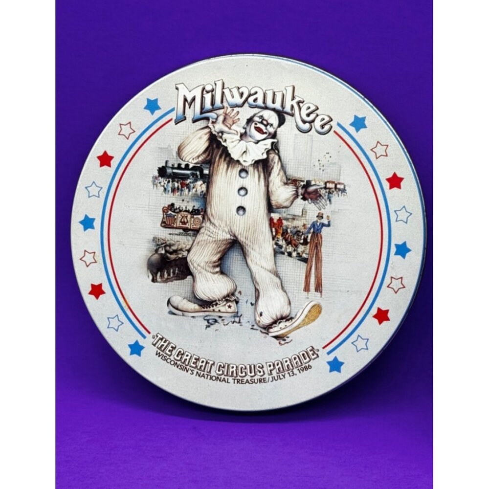 1986 The Great Milwaukee Circus Parade Commemorative Tin Carousel Frosted Animal